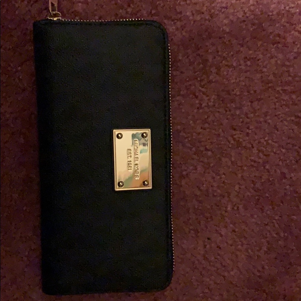 MOCHAEL Michael Kors jet set wallet in black